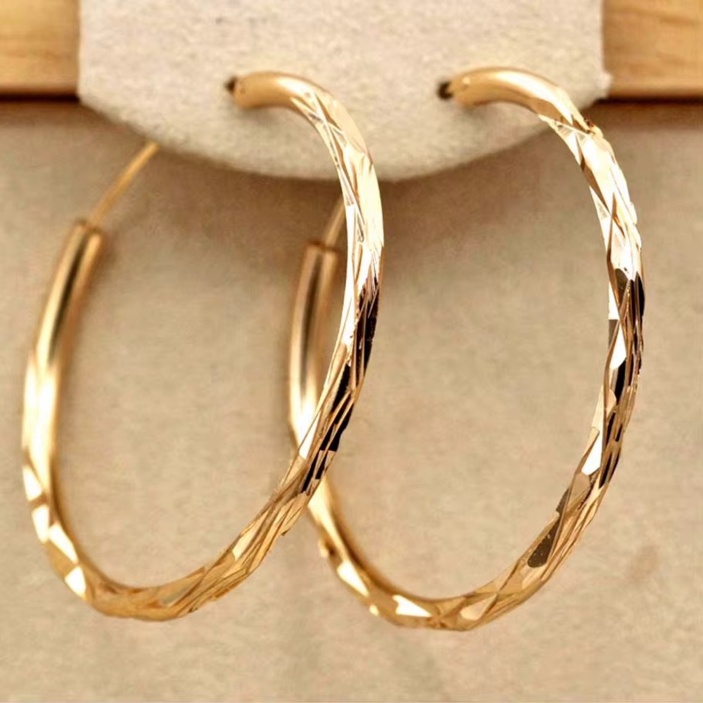 Elegant Gold Hoop Earrings